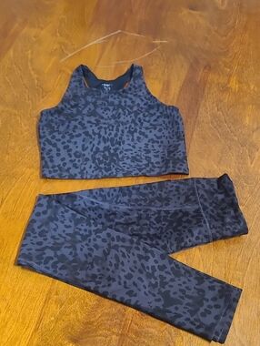Old Navy Black Leopard Print Active Leggings and Crop Top Set